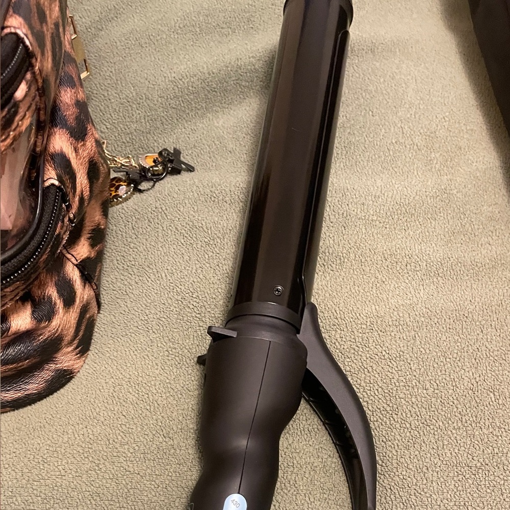 Bio ionic extra long barrel 1.25 curling iron